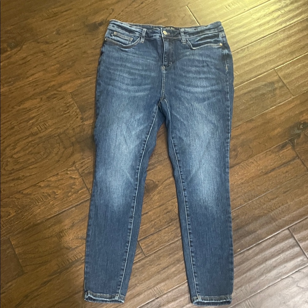 Judy Blue 15/32 Skinny Fit Jeans EUC
